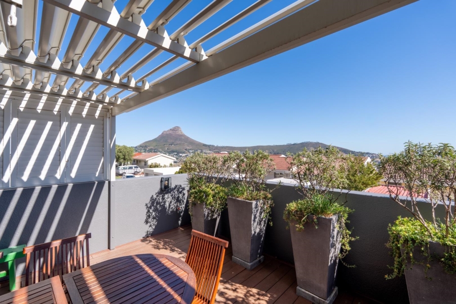 3 Bedroom Property for Sale in Vredehoek Western Cape